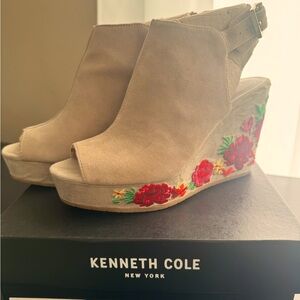 Gorgeous Kenneth Cole New York Olani Summer Boot Shoe Wedge Sandal 8 Gorgeous